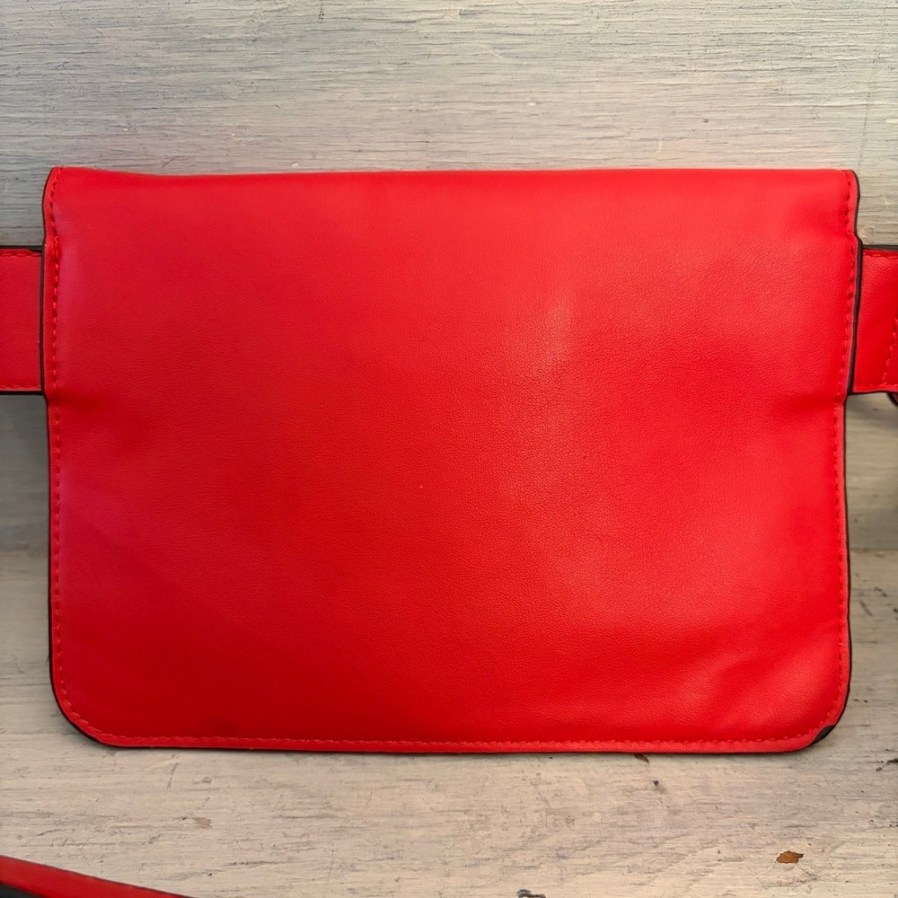 Forever 21 Red Faux Leather‎ Waist Bag Fanny Pack Purse Good Condition - Picture 7 of 7